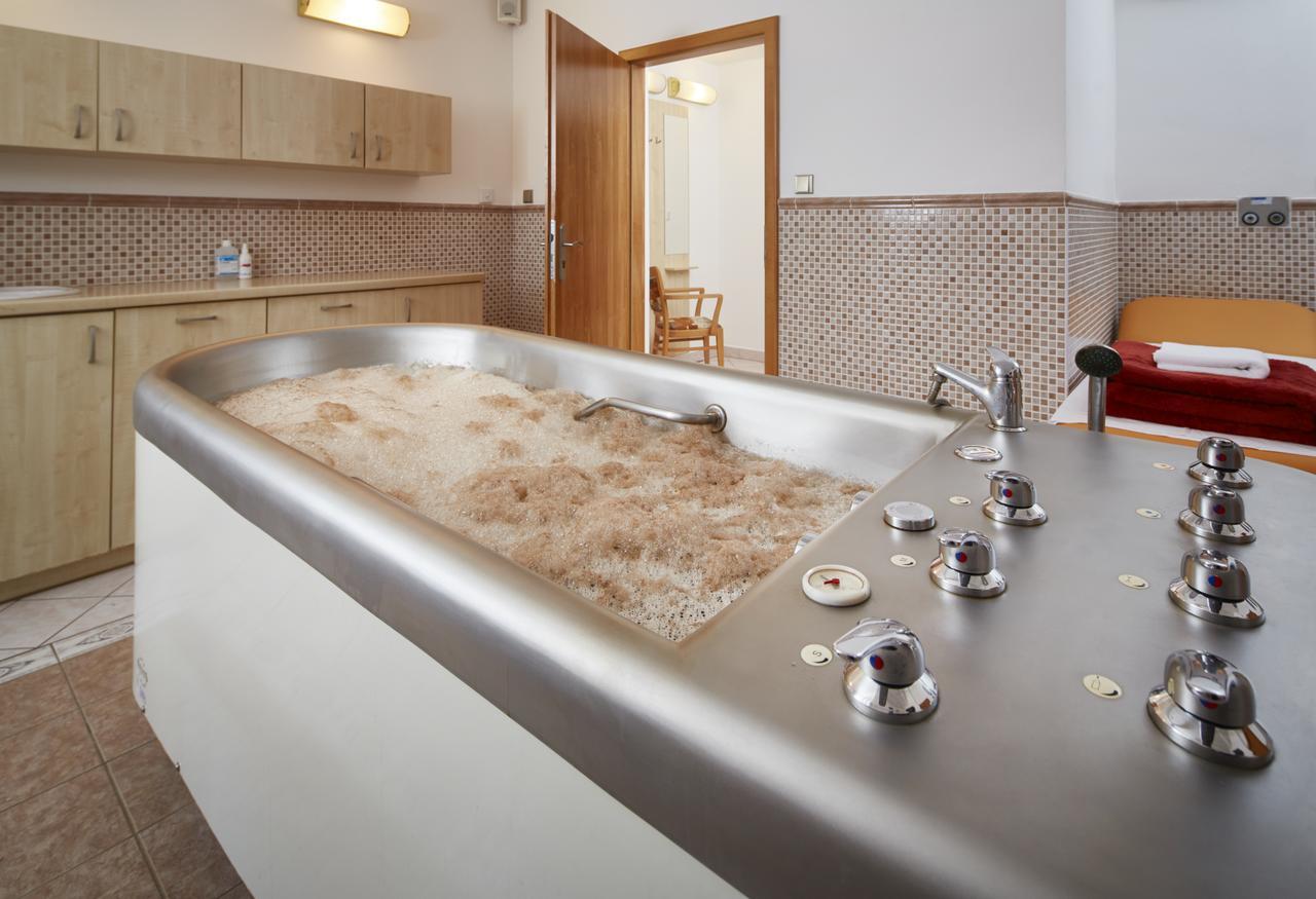 Estancia de bienestar - Habitación Doble Clásica con media pensión y tratamientos de bienestar - 2 noches